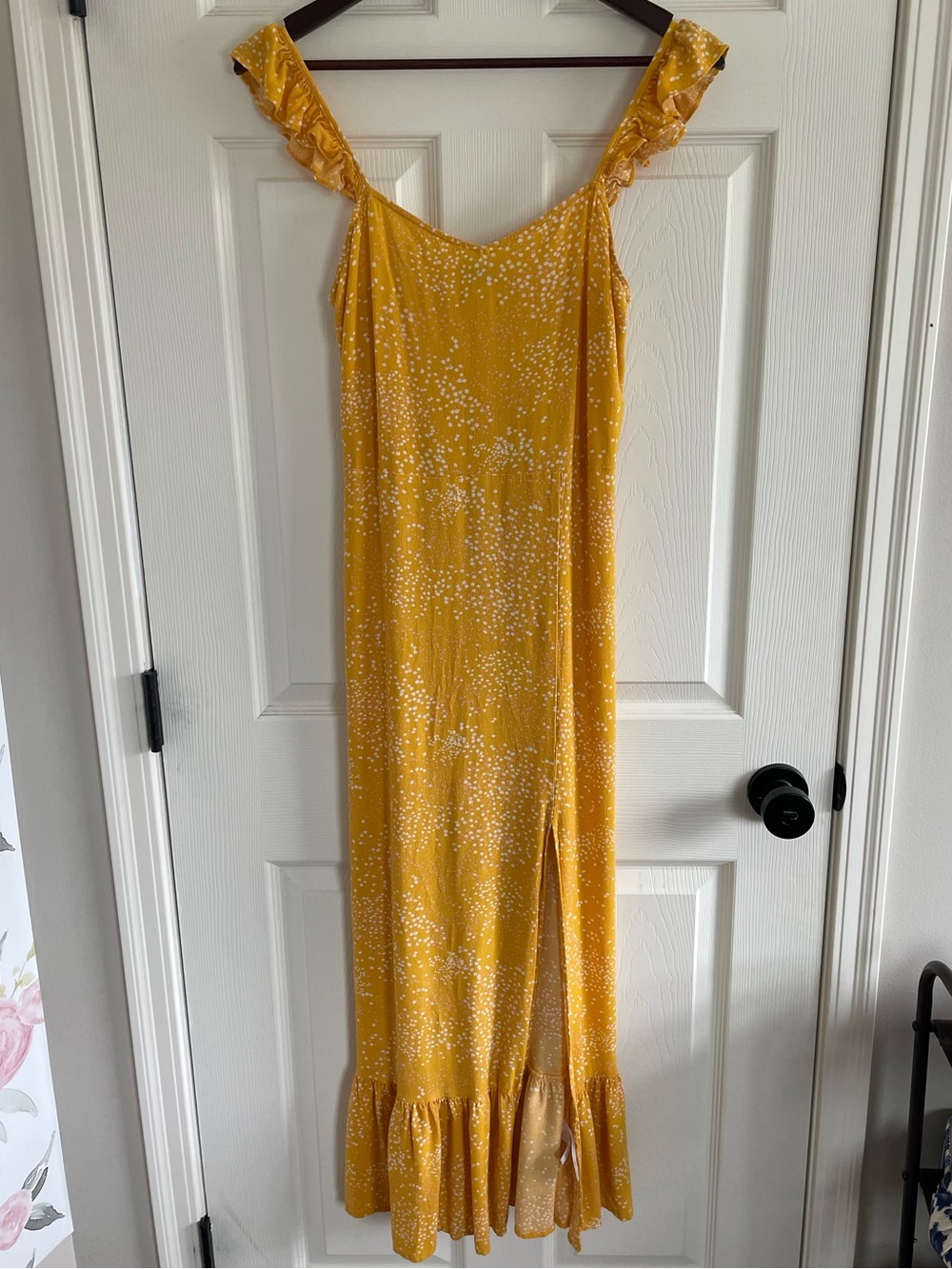 Express Mustard Yellow Smocked Ruffle Strap Maxi Dress Women’s Medium Vacation